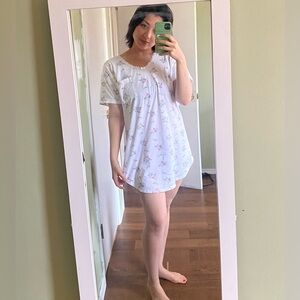 Vtg 90’s white cotton floral t-shirt nightgown lace trim bow cottagecore nightie